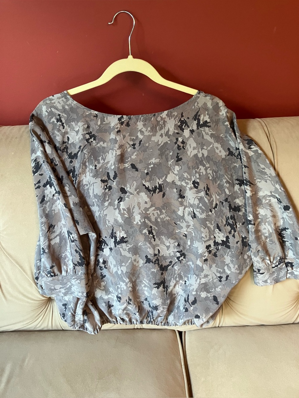 Joie Silk V-Back Gray Camouflage Print Boatneck Top, Batwing